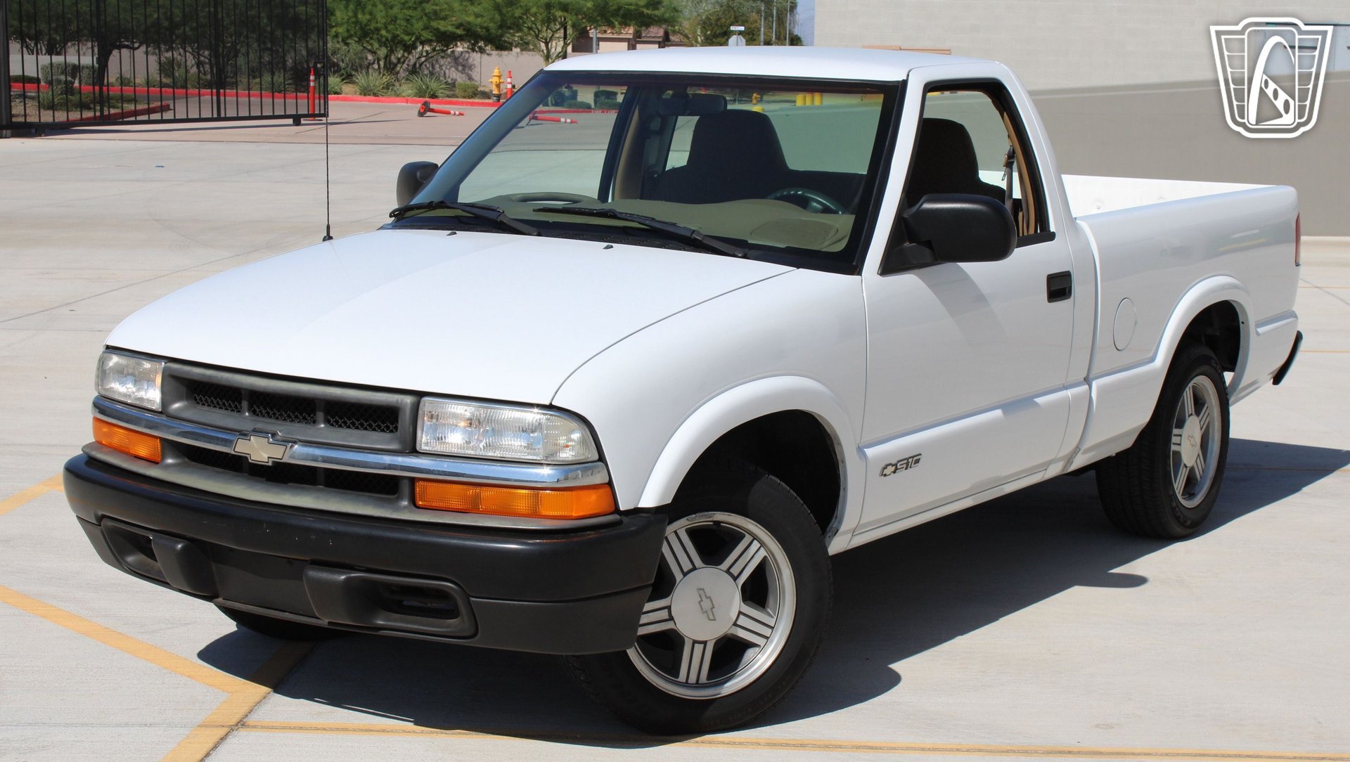 Used 1998 Chevrolet S10 Pickup 2WD Regular Cab image 2