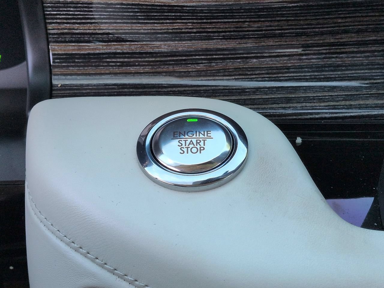 Used 2023 Lincoln Aviator Black Label Grand Touring w/ Class IV Trailer Tow Package AWD/4WD image 28