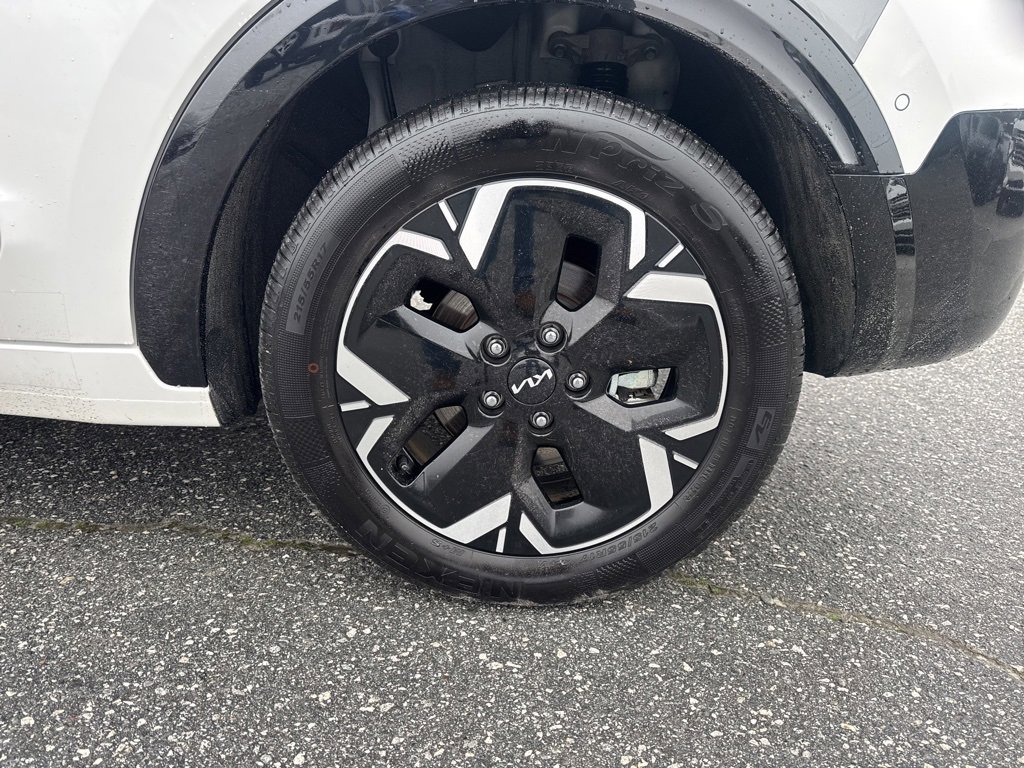 Used 2023 Kia Niro Wave w/ Wave Preserve Package image 32