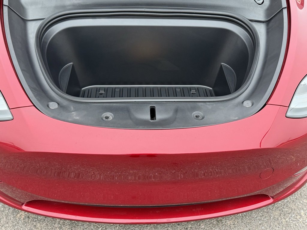 Used 2025 Tesla Model Y Performance image 32