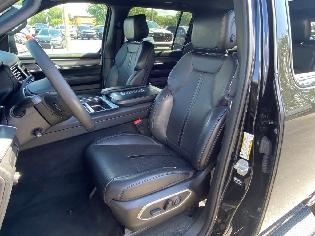 Used 2024 Jeep Wagoneer Series II AWD/4WD image 15
