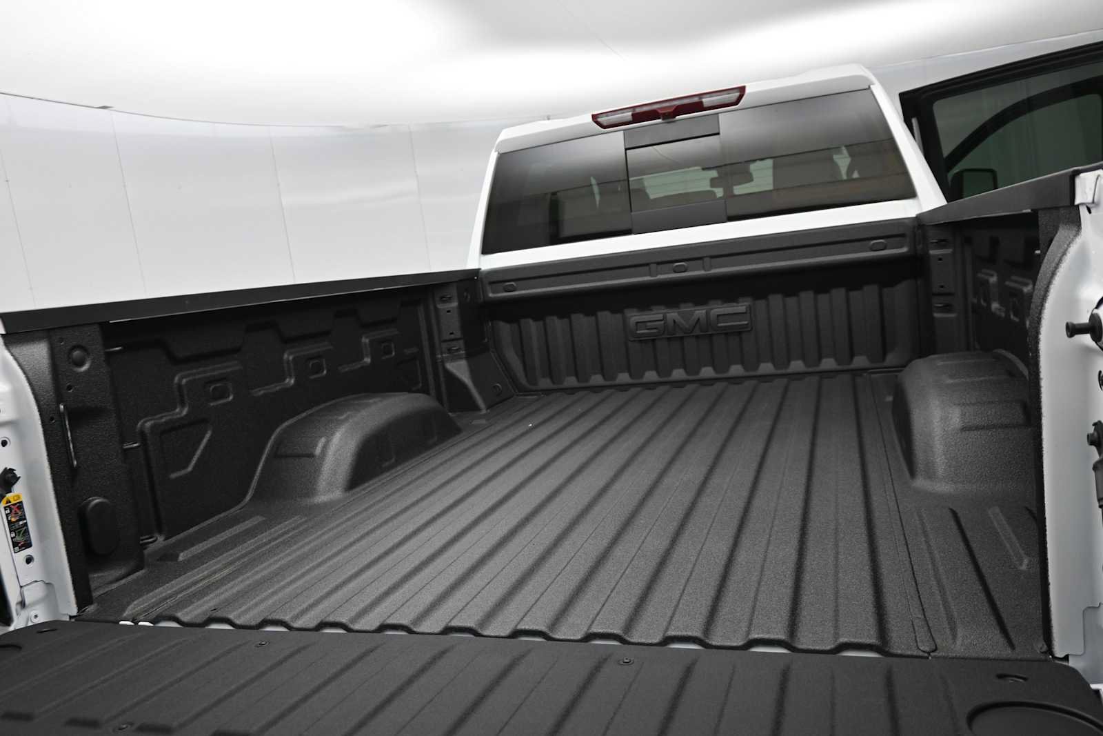 New 2026 GMC Sierra 2500 SLT w/ SLT Premium Package AWD/4WD image 16