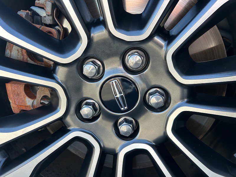 Used 2018 Lincoln Continental Reserve AWD/4WD image 12