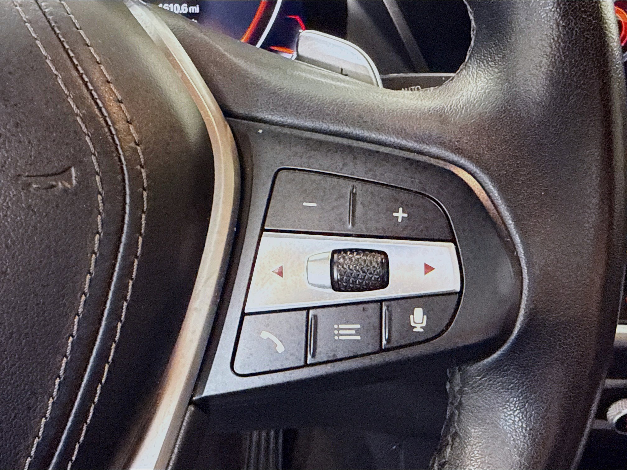 Used 2022 BMW X6 xDrive40i w/ Premium Package image 15