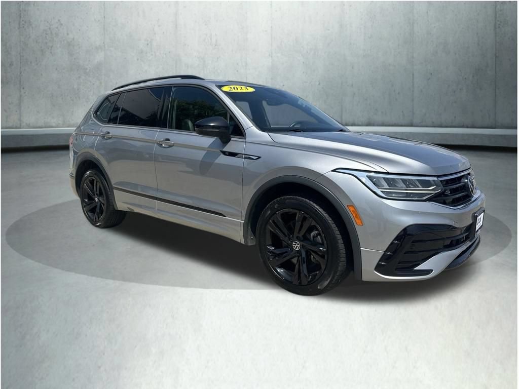Used 2023 Volkswagen Tiguan SE R-Line AWD/4WD image 9