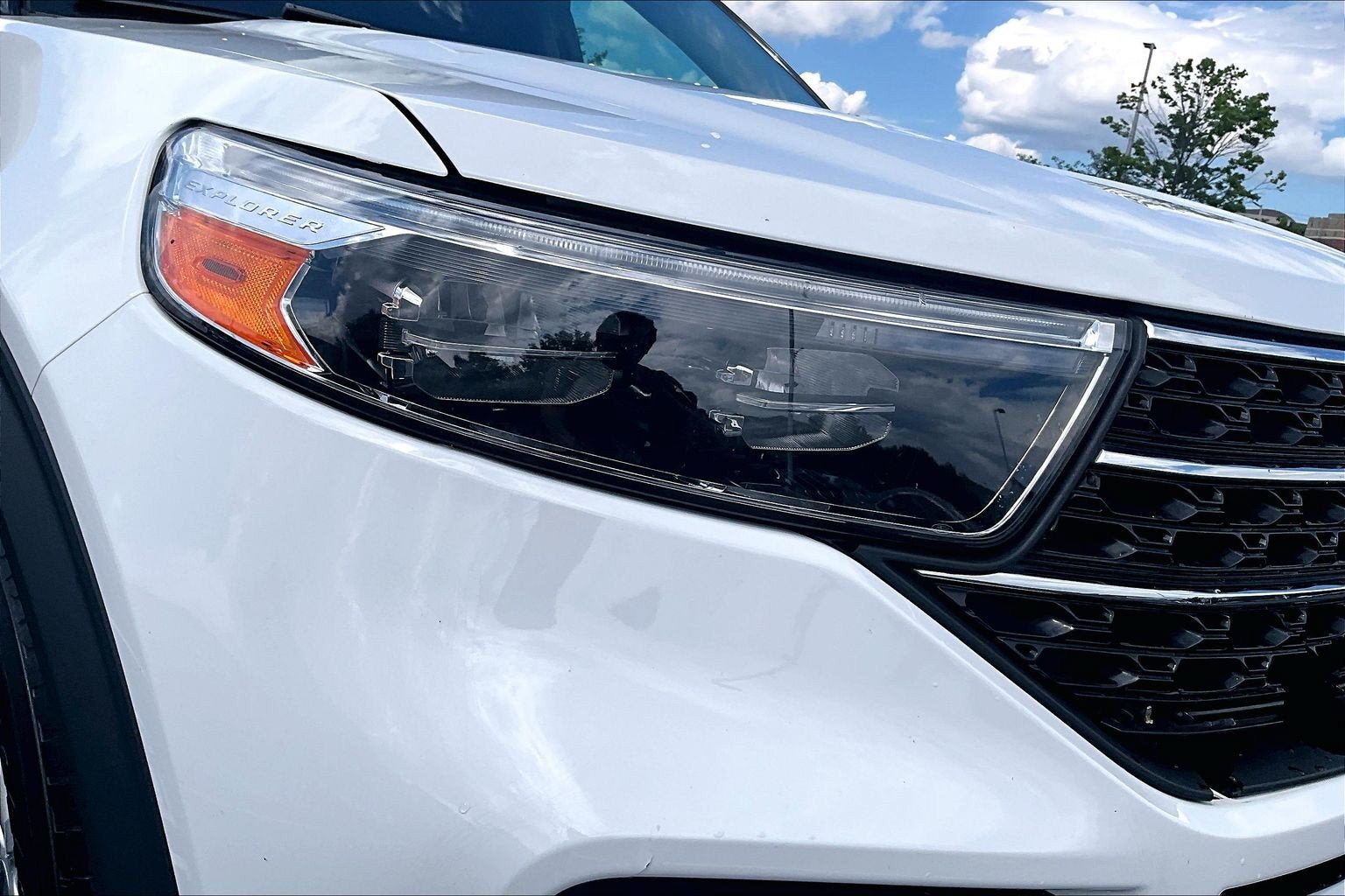 Used 2023 Ford Explorer XLT AWD/4WD image 26