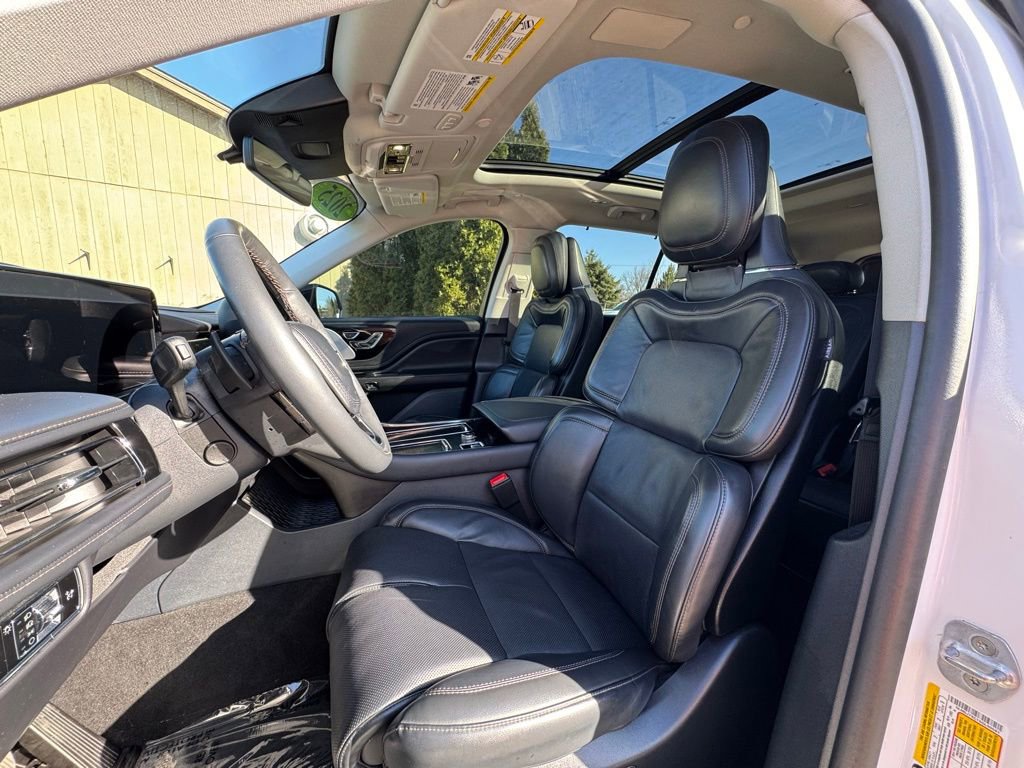 Used 2025 Lincoln Aviator Reserve w/ Equipment Group 201A image 18