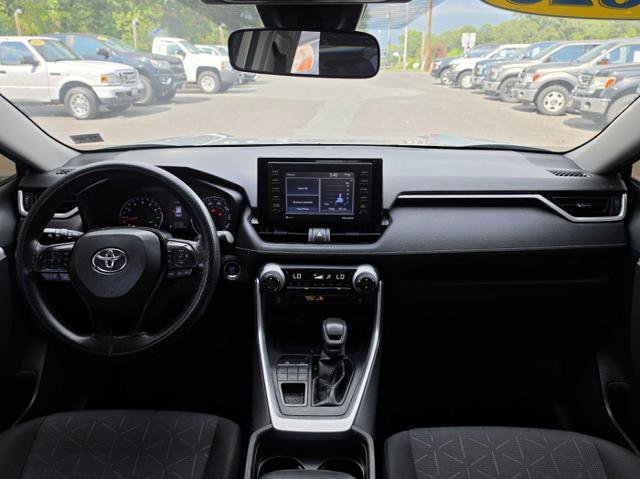 Used 2020 Toyota RAV4 XLE w/ All Weather Liner Package AWD/4WD image 19