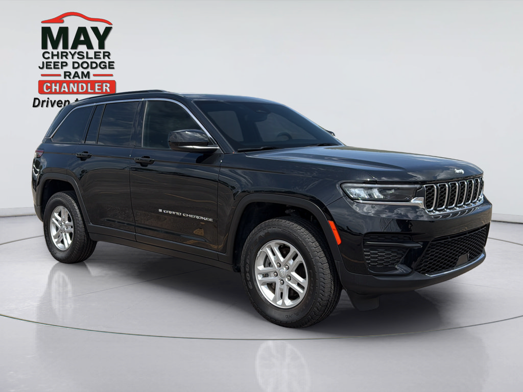 Certified 2024 Jeep Grand Cherokee Laredo w/ Trailer Tow Package