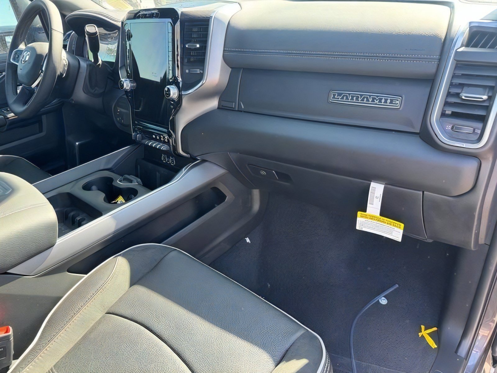 New 2026 RAM 2500 Laramie w/ Night Edition AWD/4WD image 15