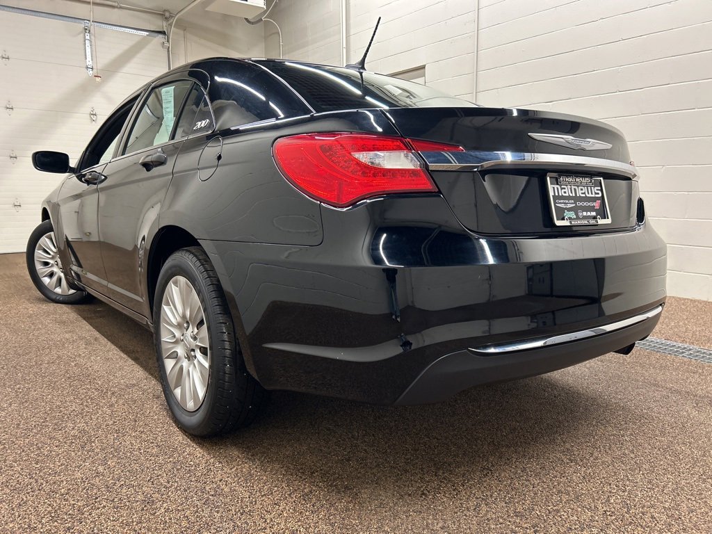 Used 2014 Chrysler 200 LX image 4