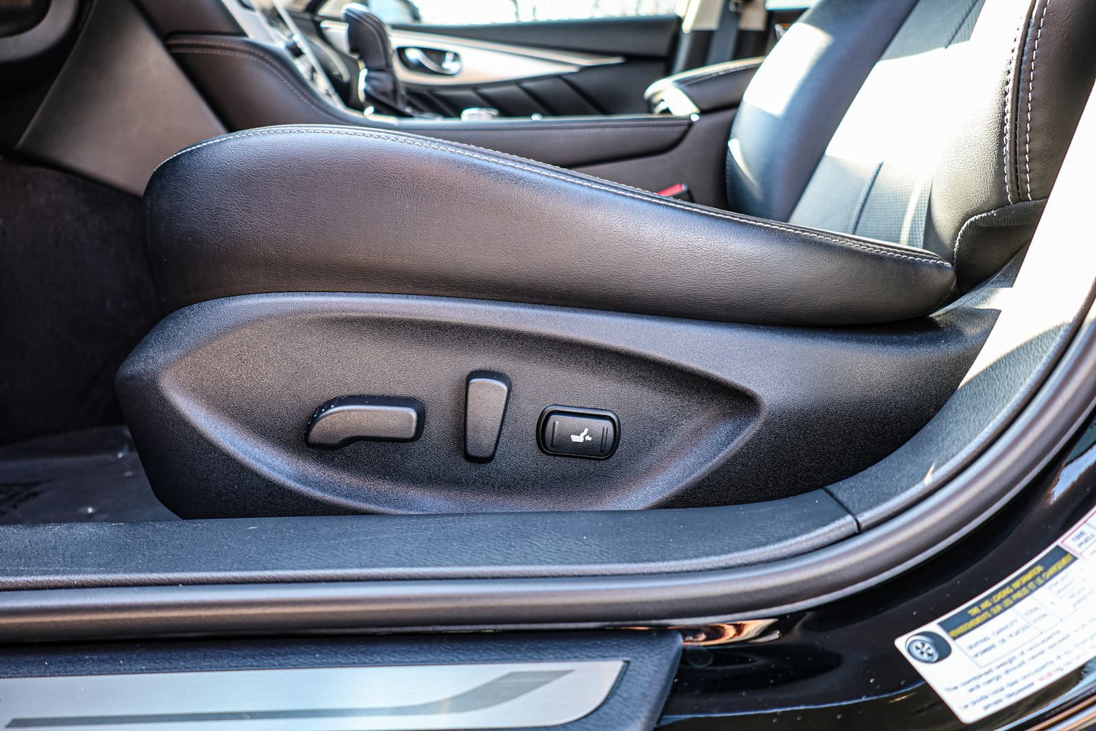 Used 2024 INFINITI Q50 Luxe w/ Cargo Package RWD image 17
