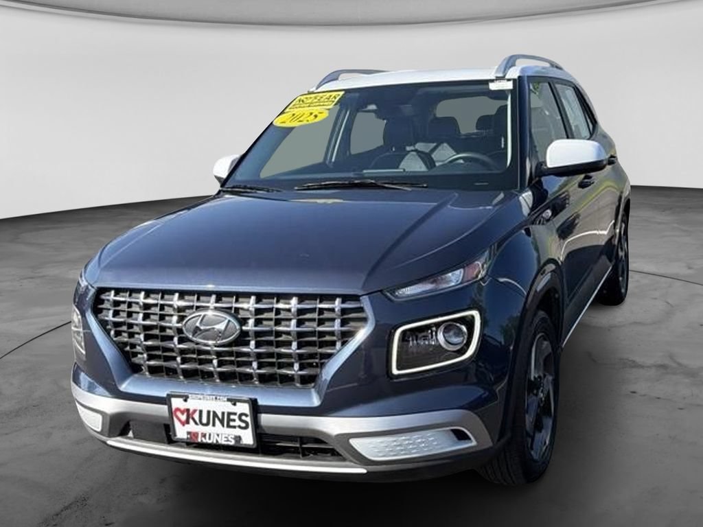 New 2025 Hyundai Venue Limited FWD image 3