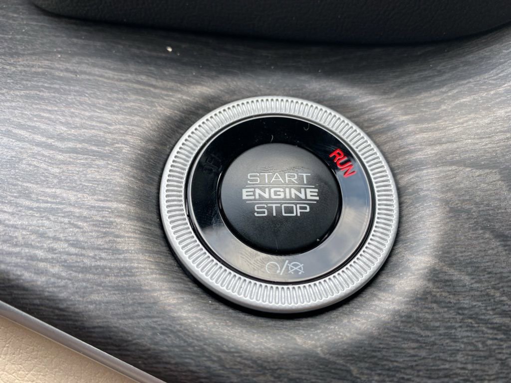 New 2025 Jeep Grand Cherokee Limited w/ Black Appearance Package image 30