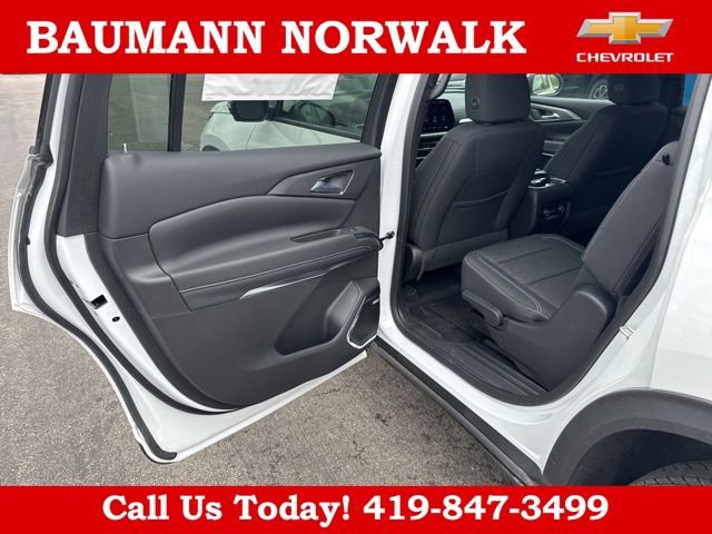 New 2025 Chevrolet Traverse LT w/ Enhanced Driving Package FWD image 30