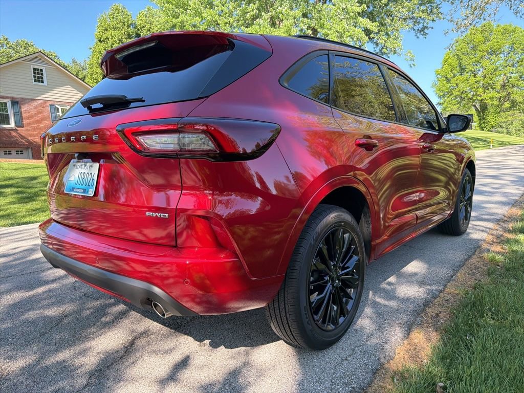 Used 2023 Ford Escape ST-Line Elite AWD/4WD image 6