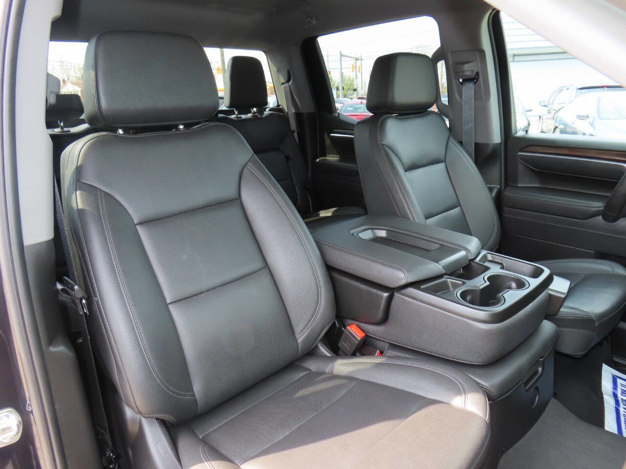 Used 2025 GMC Sierra 1500 SLT AWD/4WD image 40