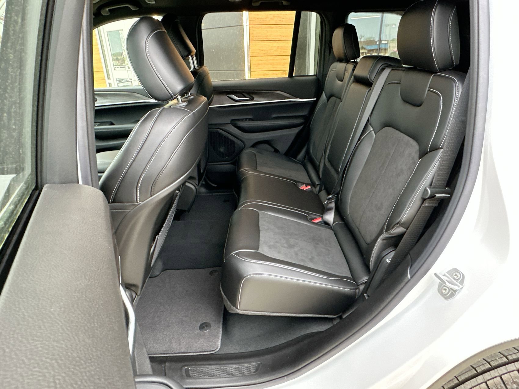 New 2026 Jeep Grand Cherokee Altitude AWD/4WD image 22