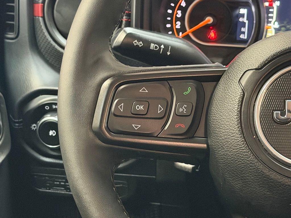 Used 2025 Jeep Wrangler Rubicon w/ Safety Group image 18