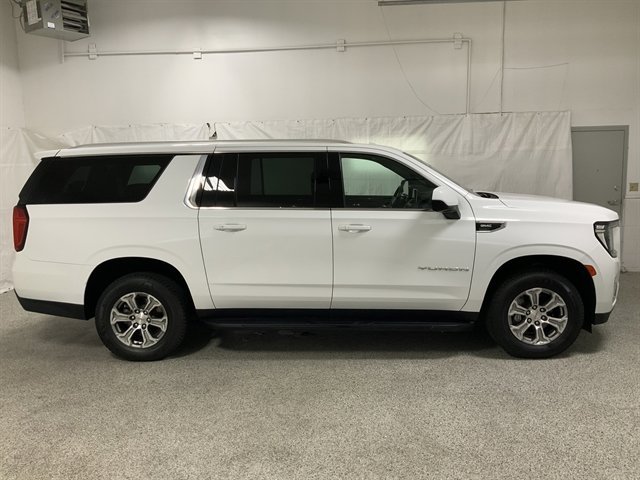 Used 2022 GMC Yukon XL SLE w/ Max Trailering Package image 4