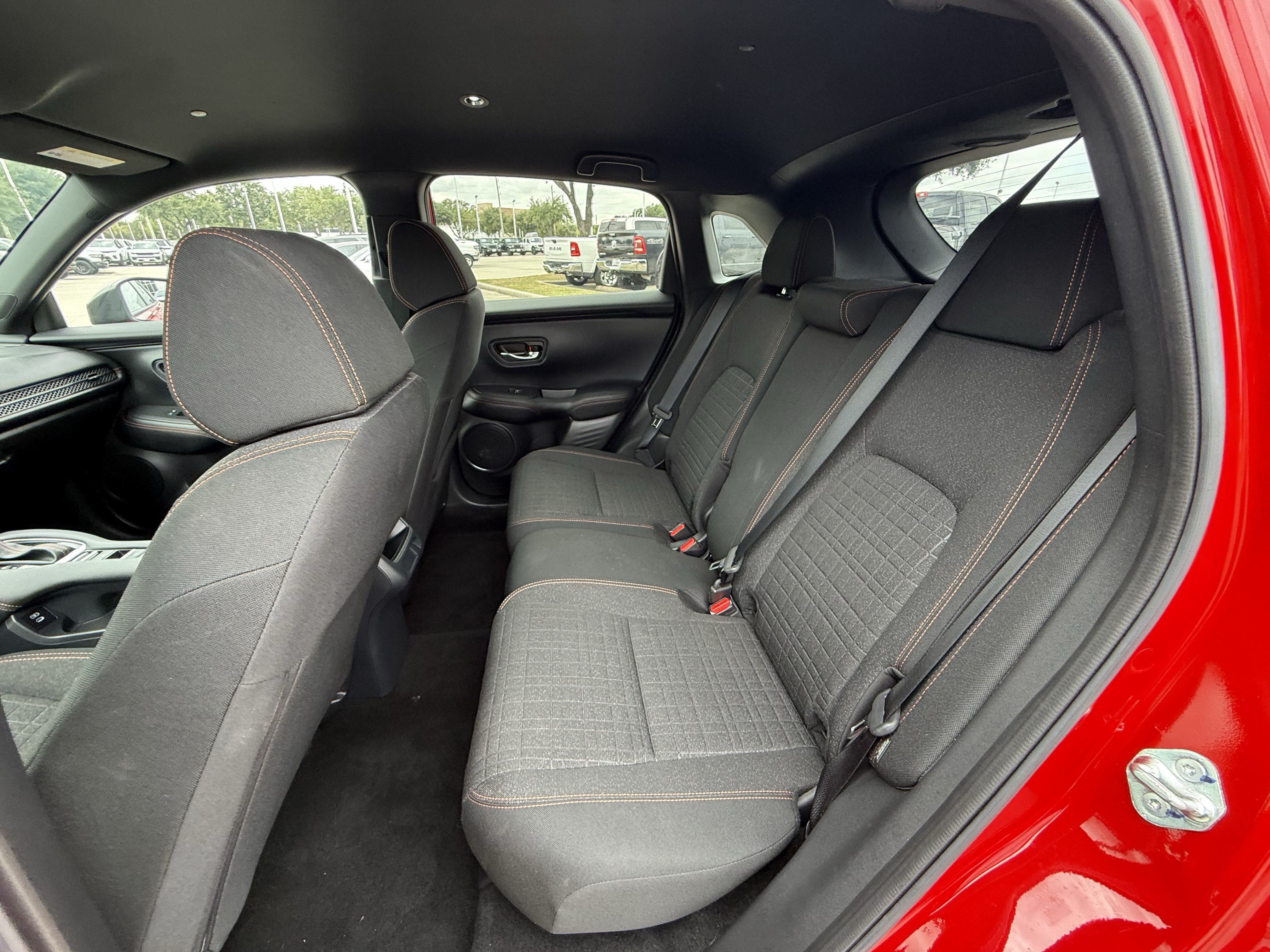 Used 2025 Honda HR-V Sport image 30