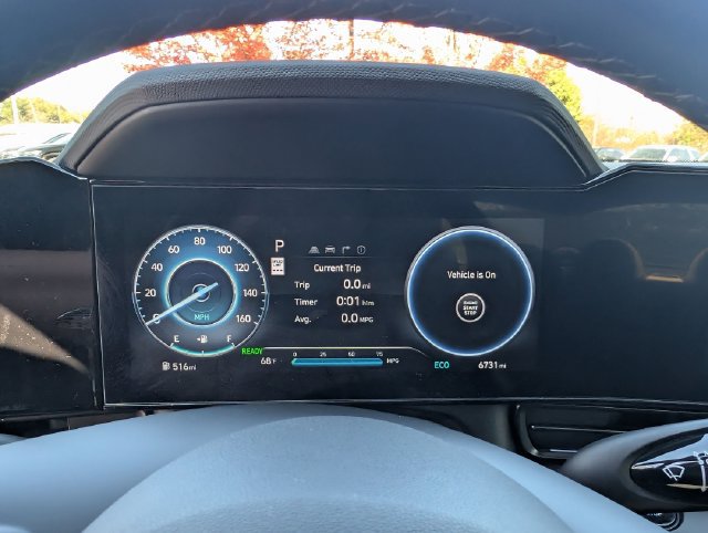 Certified 2025 Hyundai Elantra SEL FWD image 19