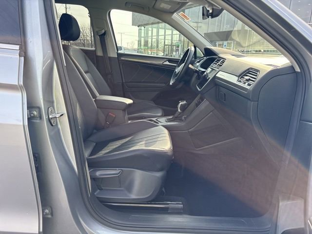 Used 2024 Volkswagen Tiguan SE image 21