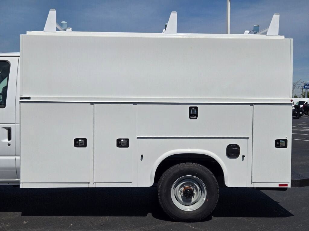 New 2026 Ford E-350 and Econoline 350 Super Duty w/ Power Equipment Group RWD image 19