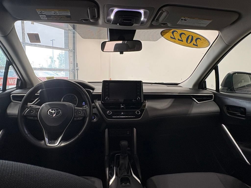 Used 2022 Toyota Corolla Cross LE AWD/4WD image 16