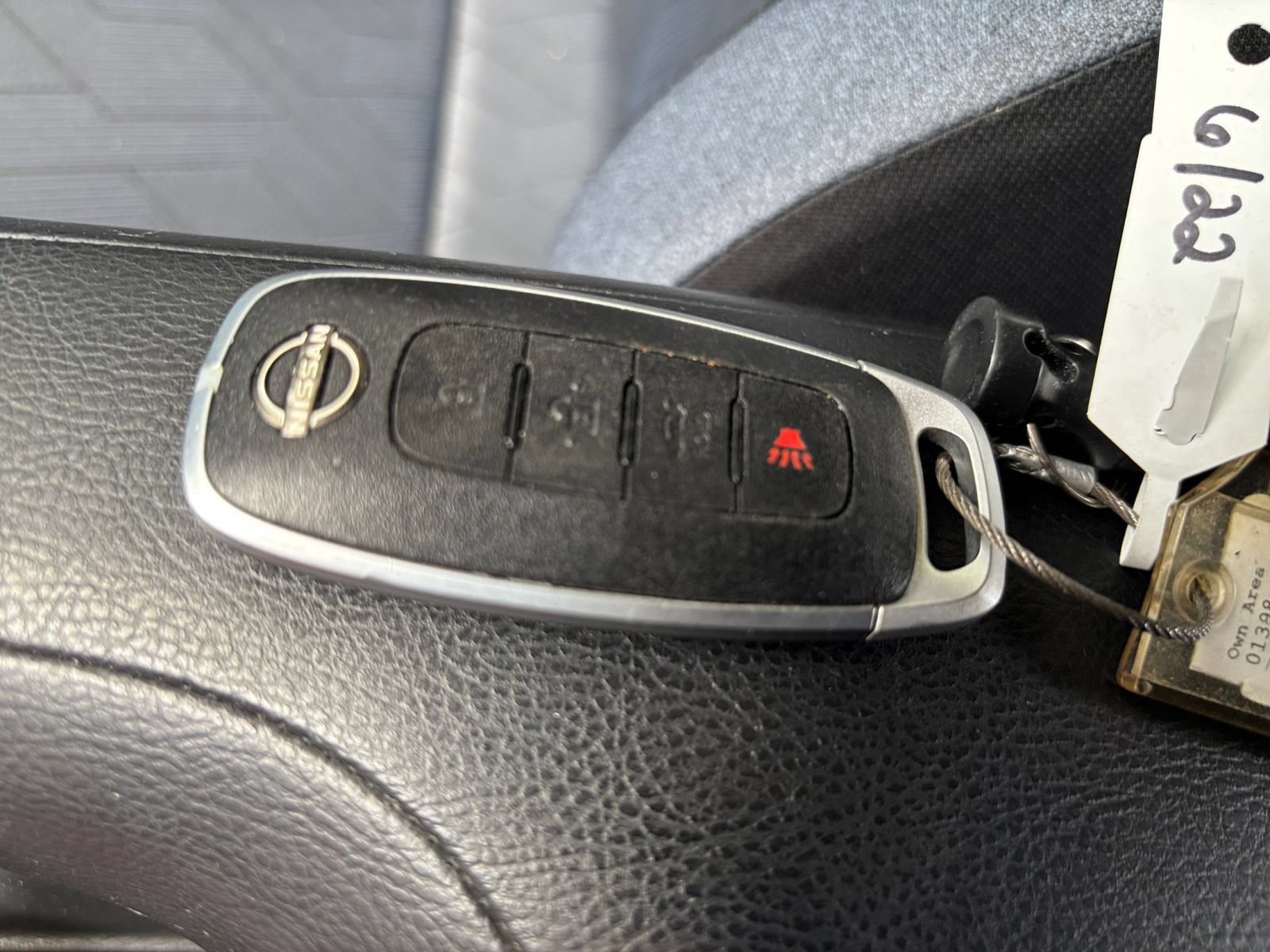 Used 2025 Nissan Versa SV FWD image 20