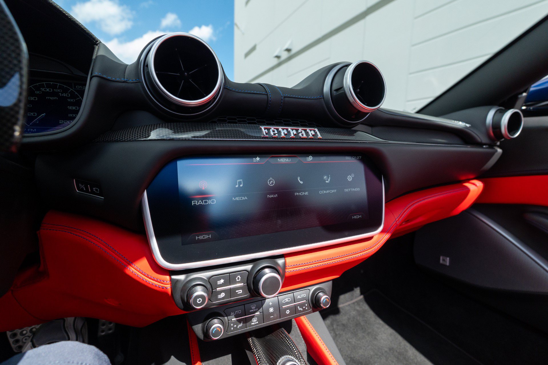 Used 2019 Ferrari Portofino RWD image 71