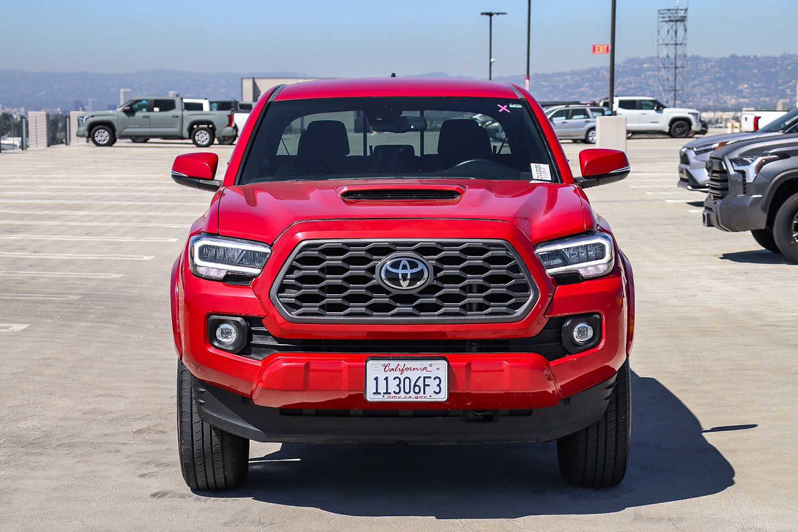 Used 2022 Toyota Tacoma TRD Sport w/ Technology Package image 2