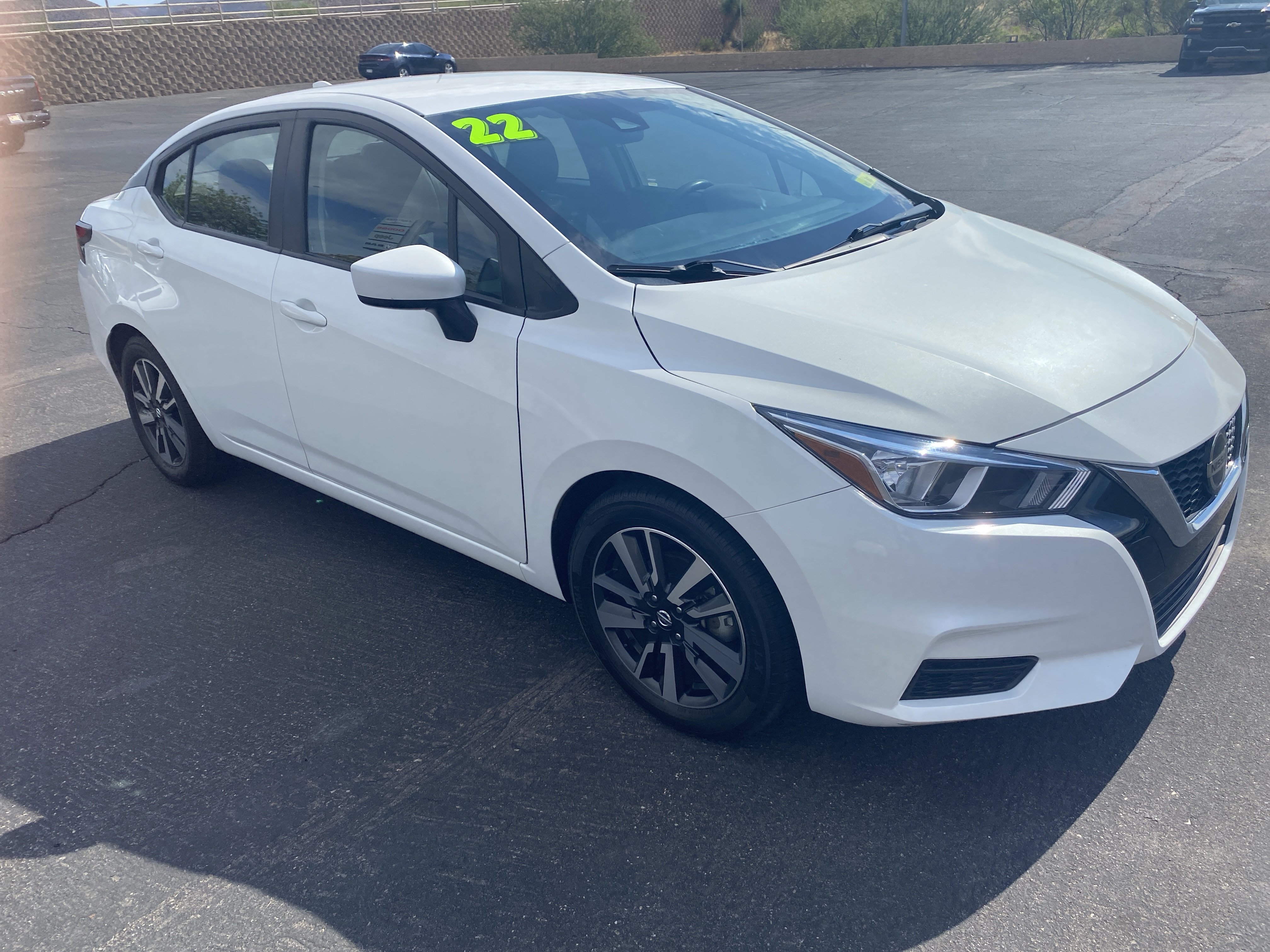 Used 2022 Nissan Versa SV FWD image 5