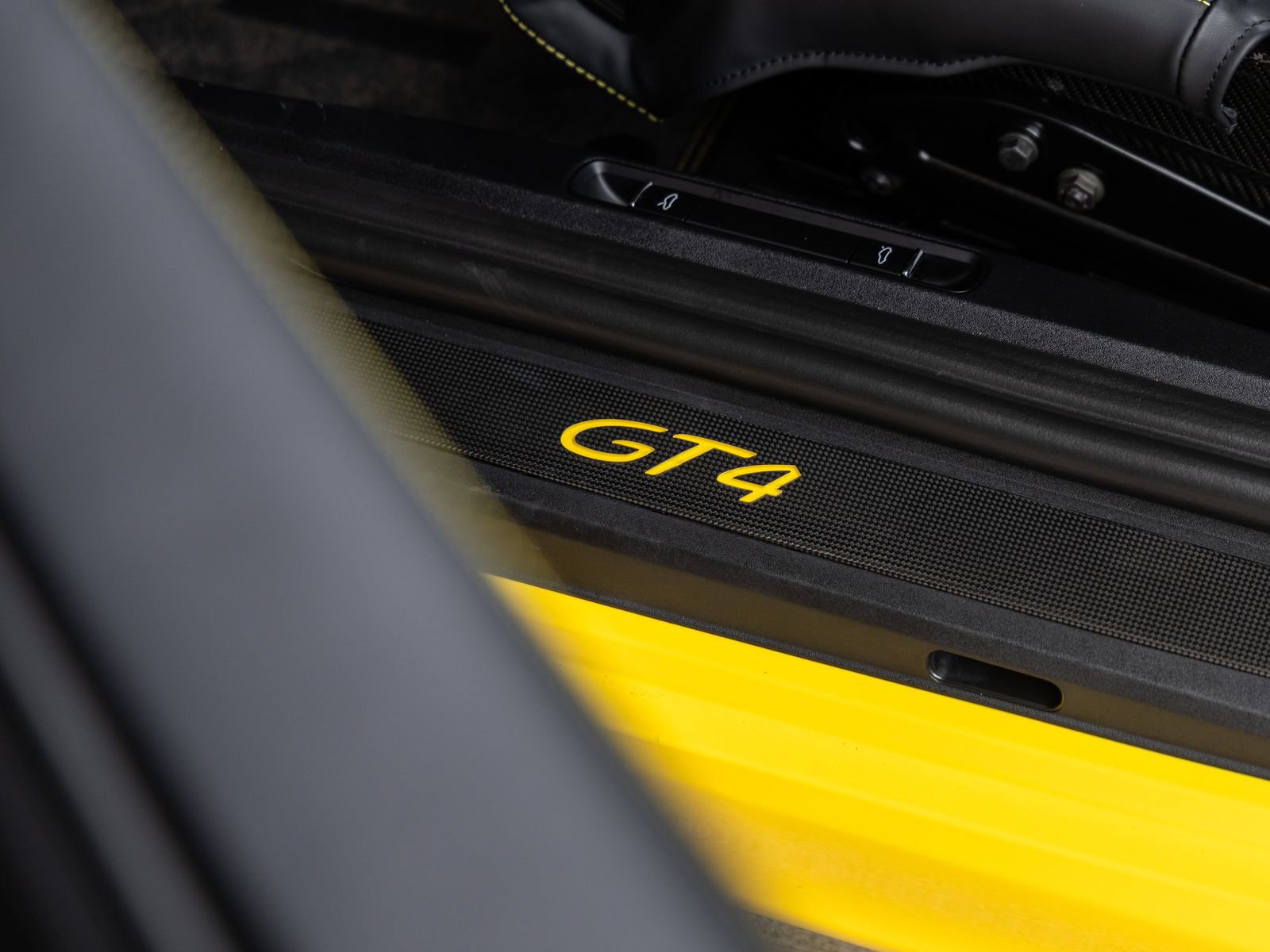 Used 2016 Porsche Cayman GT4 RWD image 28