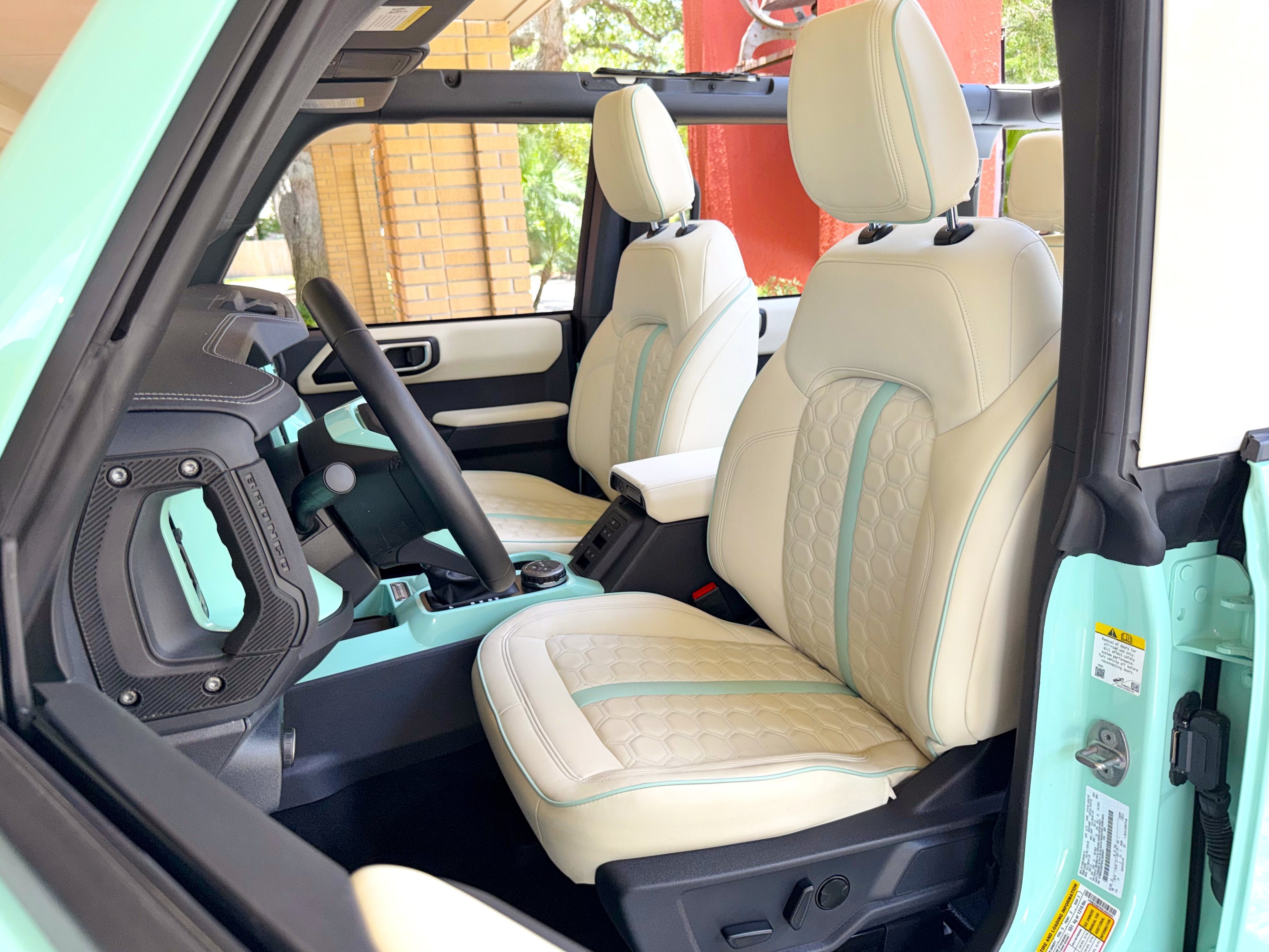Used 2025 Ford Bronco Outer Banks AWD/4WD image 16