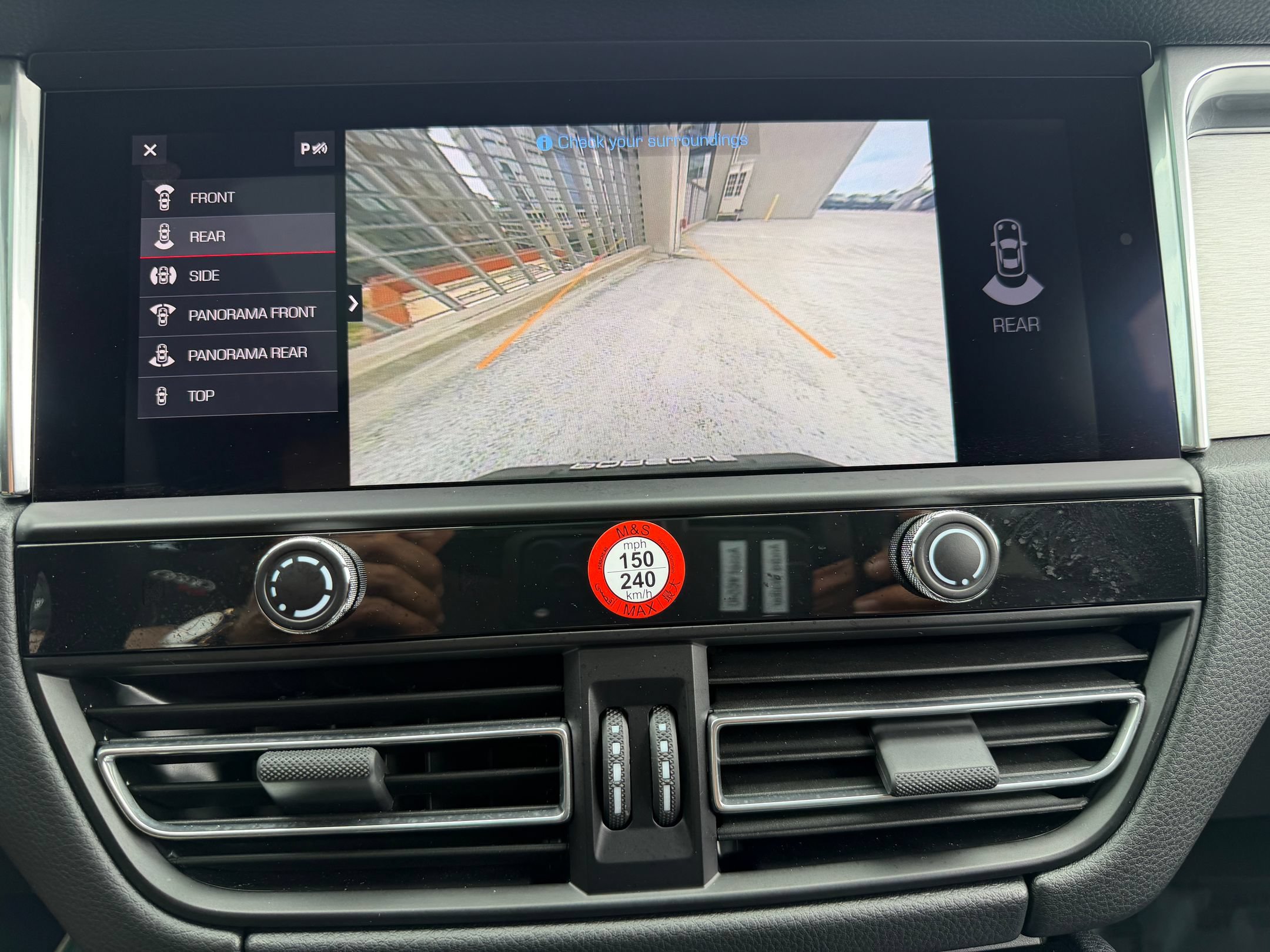 Certified 2026 Porsche Macan AWD/4WD image 28