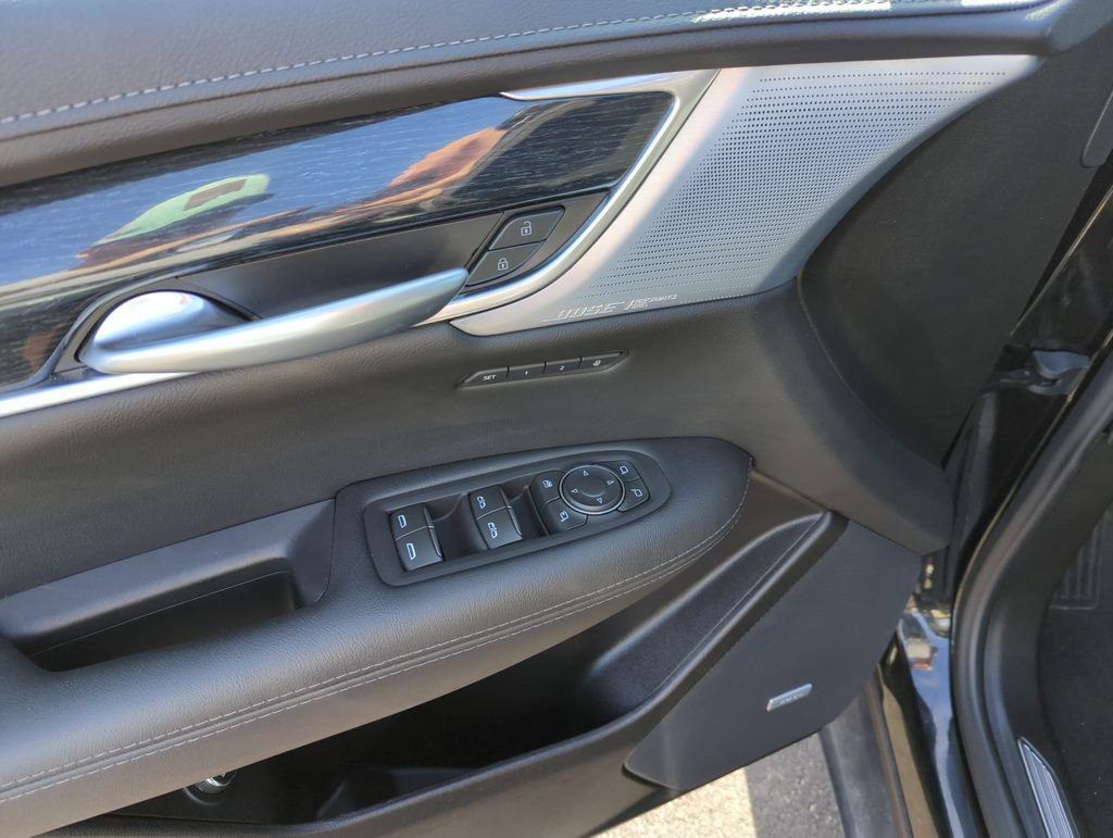 Used 2025 Cadillac XT5 Premium Luxury FWD image 18