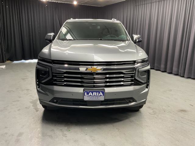 Used 2025 Chevrolet Suburban Premier AWD/4WD image 9