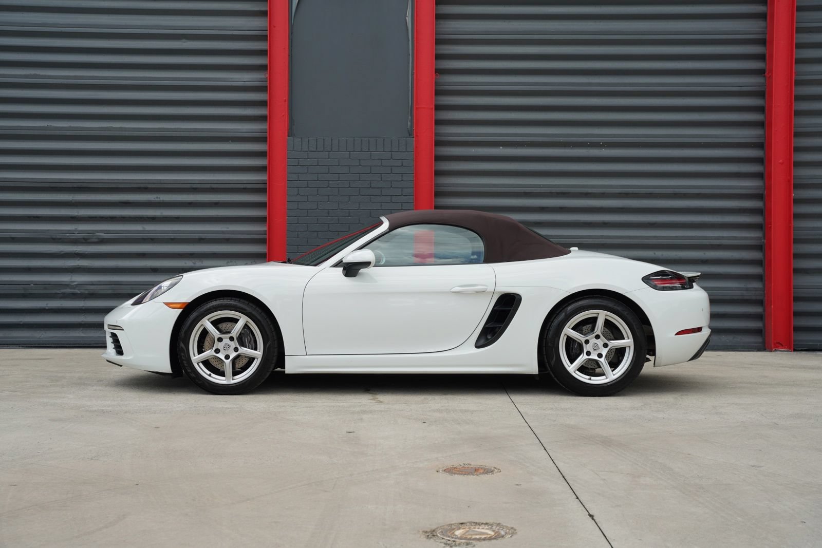 Used 2019 Porsche 718 Boxster RWD image 9