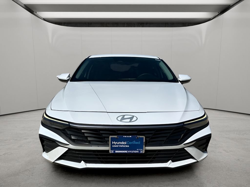 Used 2025 Hyundai Elantra SE FWD image 8