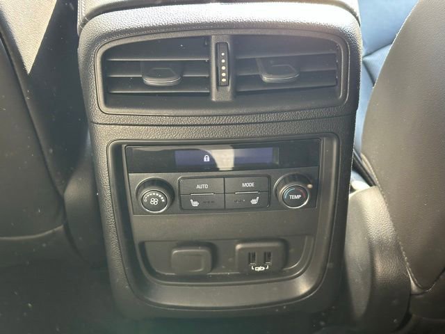 Used 2020 Buick Envision Essence image 32