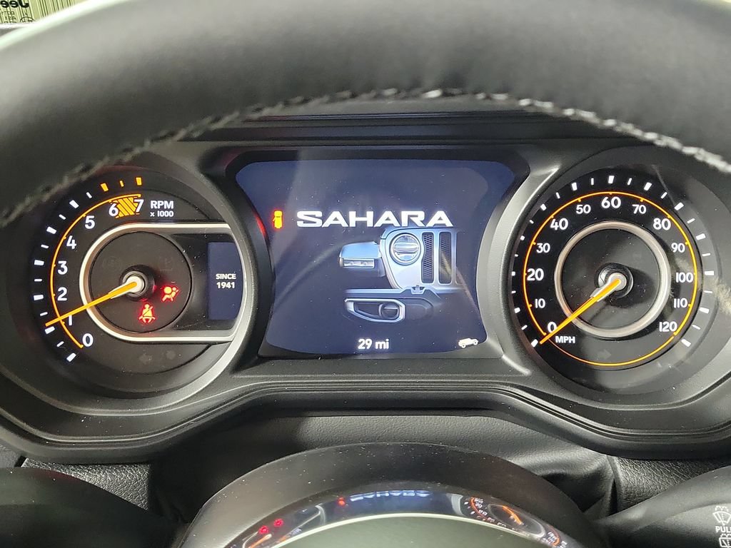 New 2026 Jeep Wrangler Unlimited Sahara w/ Technology Group AWD/4WD image 17