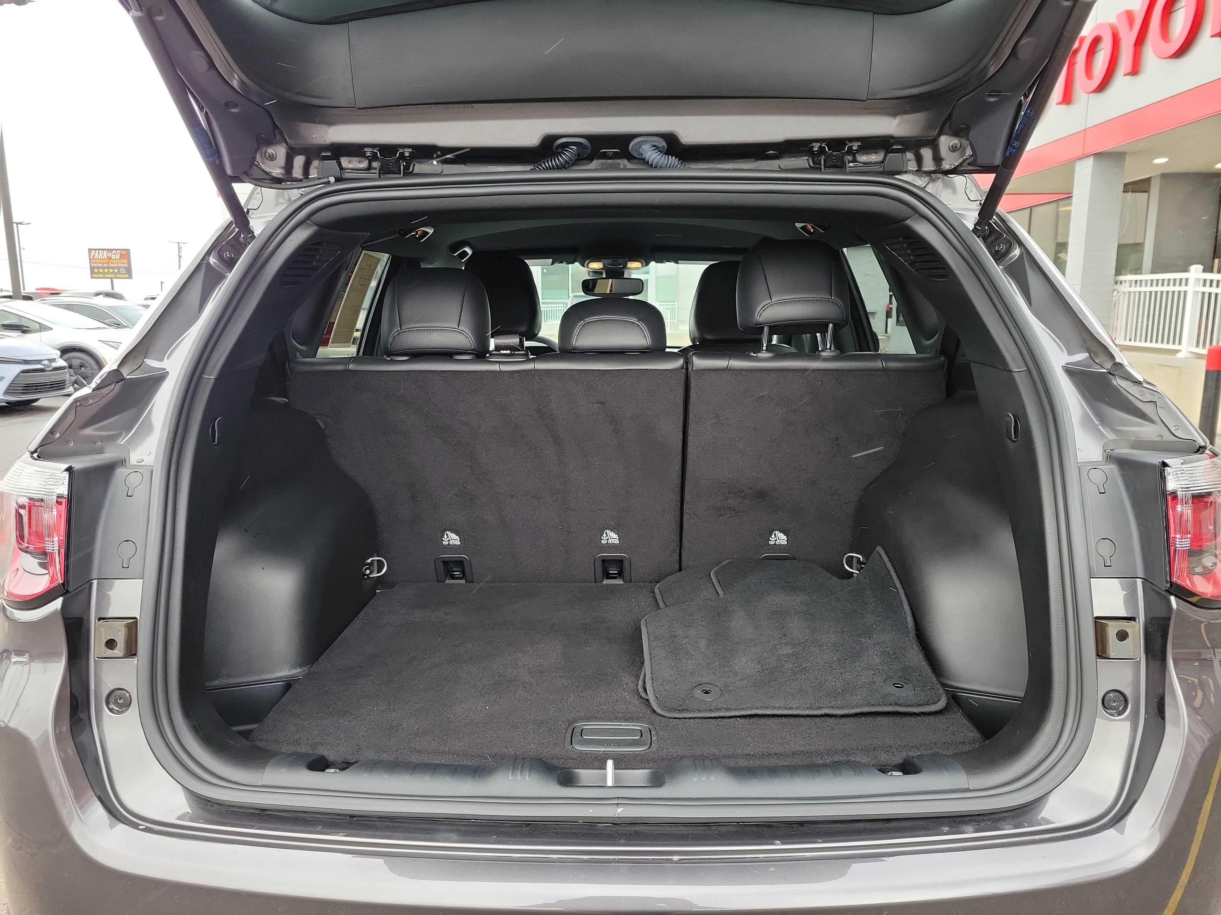 Used 2024 Jeep Compass Limited image 8