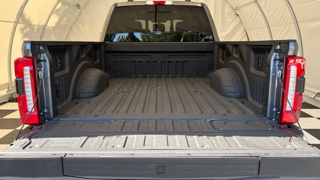 New 2026 Ford F250 Lariat w/ Black Appearance Package AWD/4WD image 2