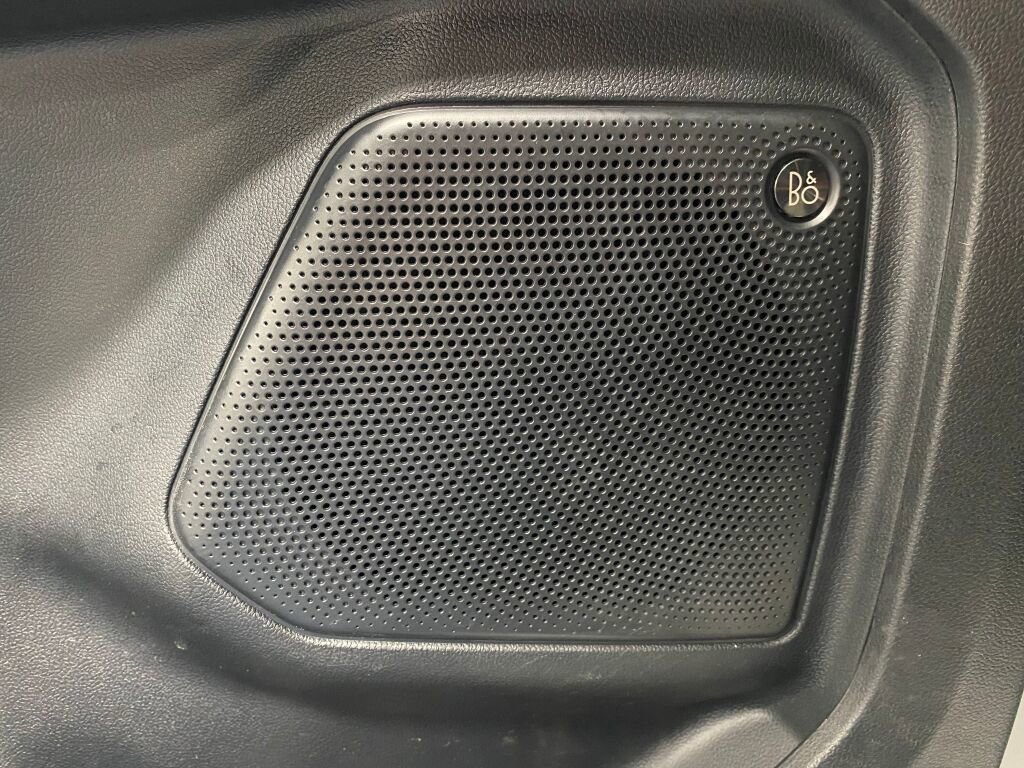 Used 2020 Ford Escape Titanium image 17