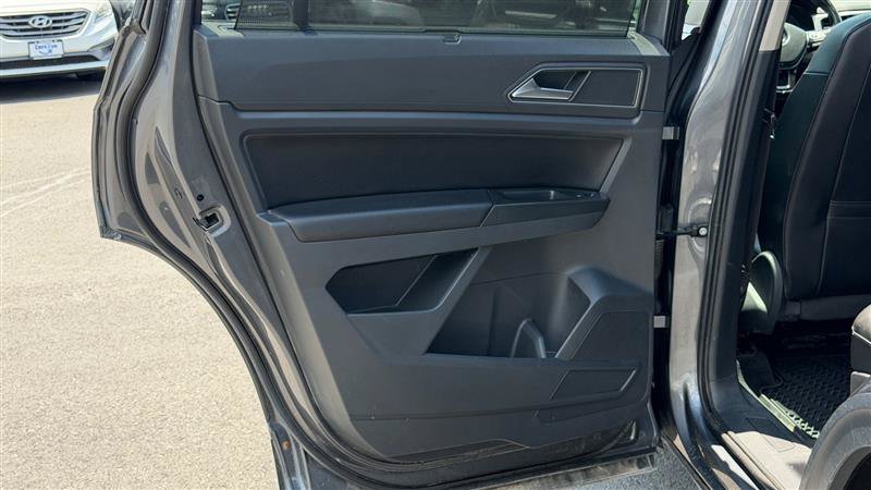 Used 2018 Volkswagen Atlas SEL AWD/4WD image 44