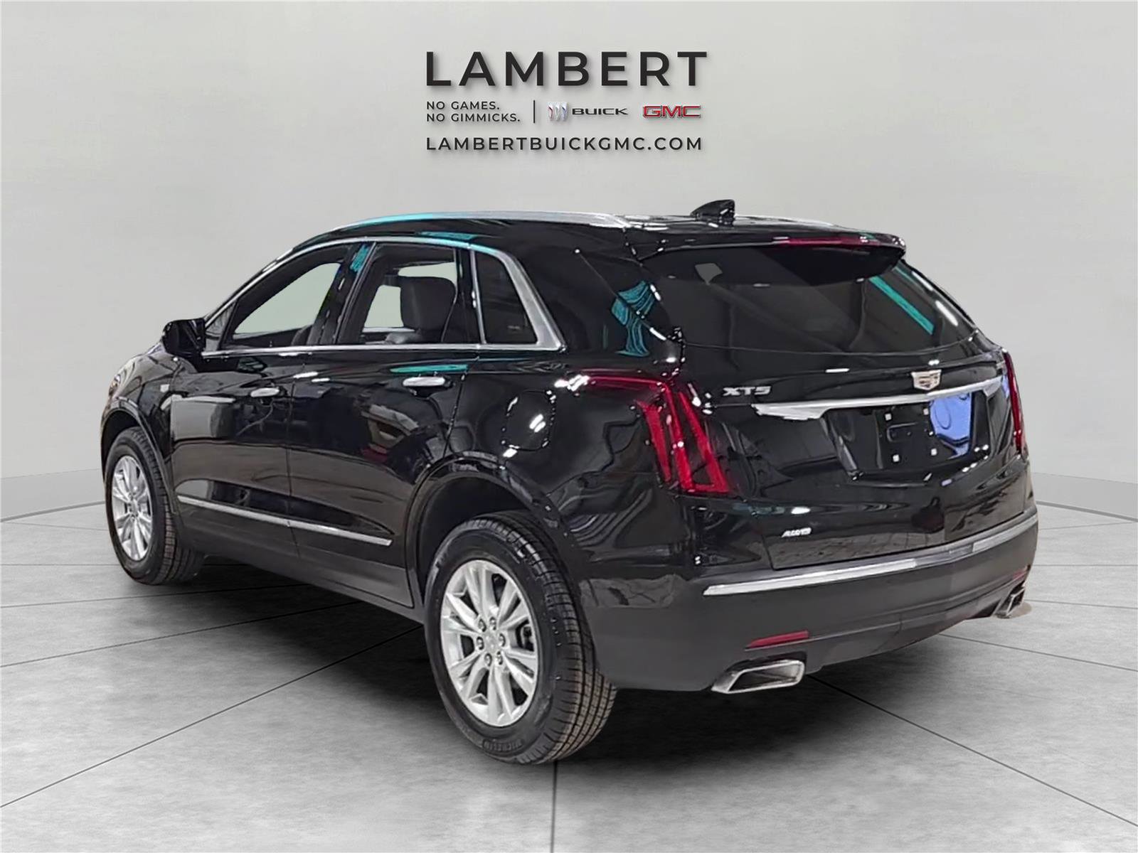 Used 2025 Cadillac XT5 Luxury w/ LPO, Floor Liner Package image 3