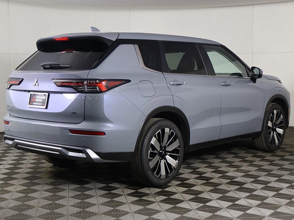 New 2026 Mitsubishi Outlander SE image 12