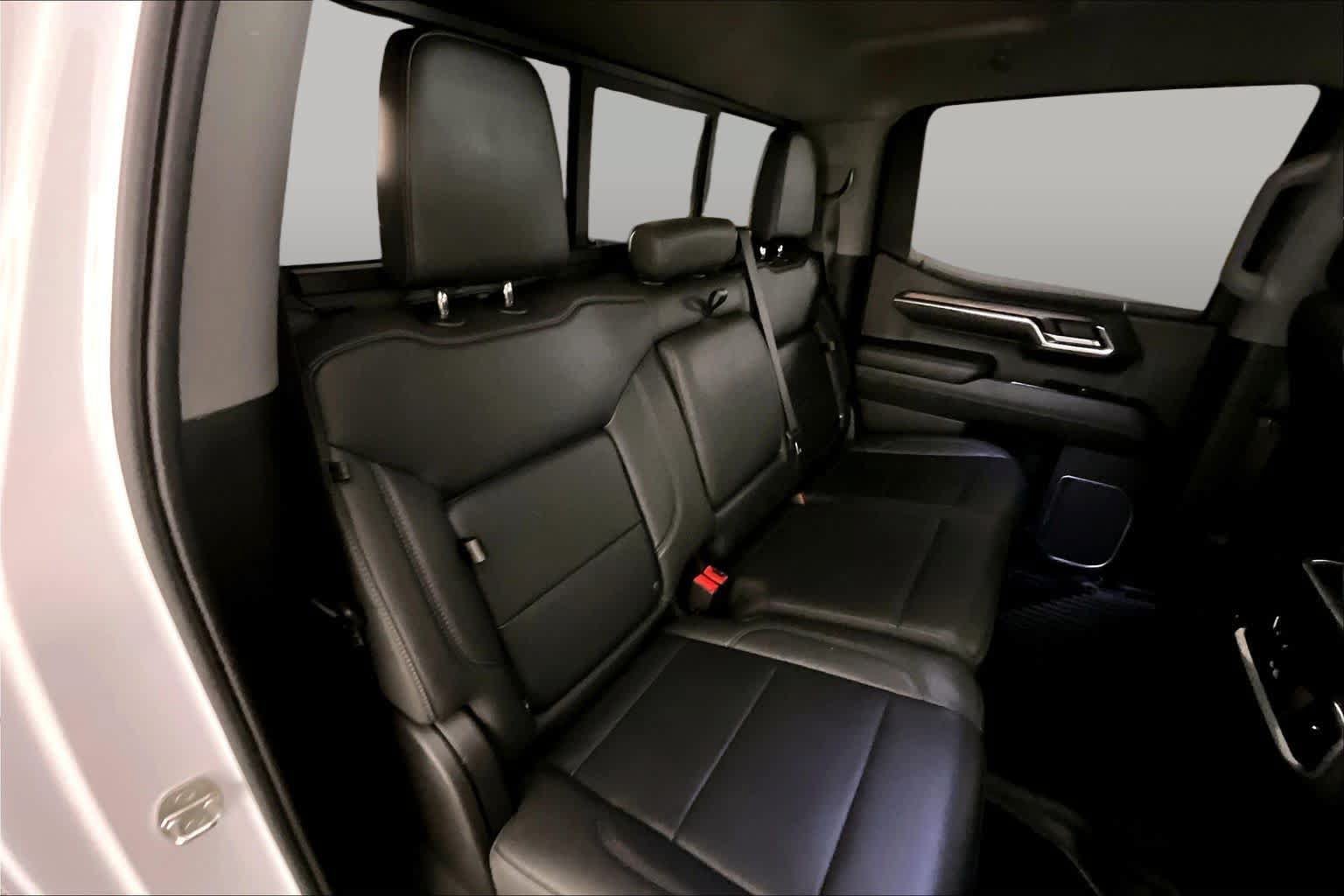 Used 2022 GMC Sierra 1500 SLT w/ SLT Convenience Package AWD/4WD image 19