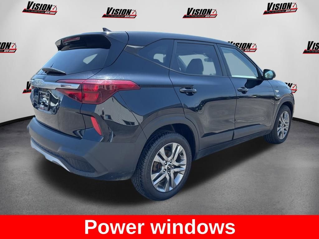 Used 2022 Kia Seltos LX AWD/4WD image 5